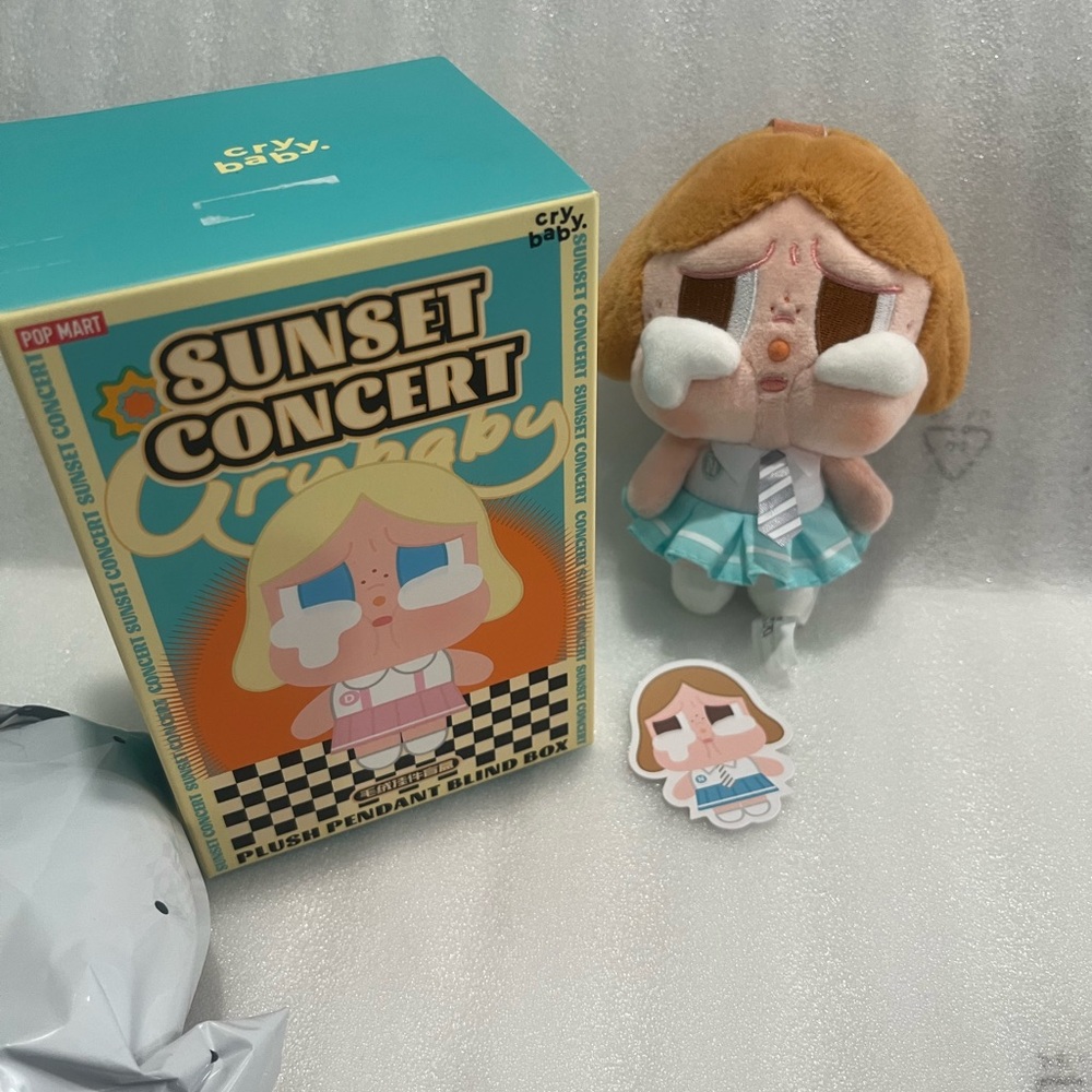 Crybaby Sunset Concert Plush - Beige Blue